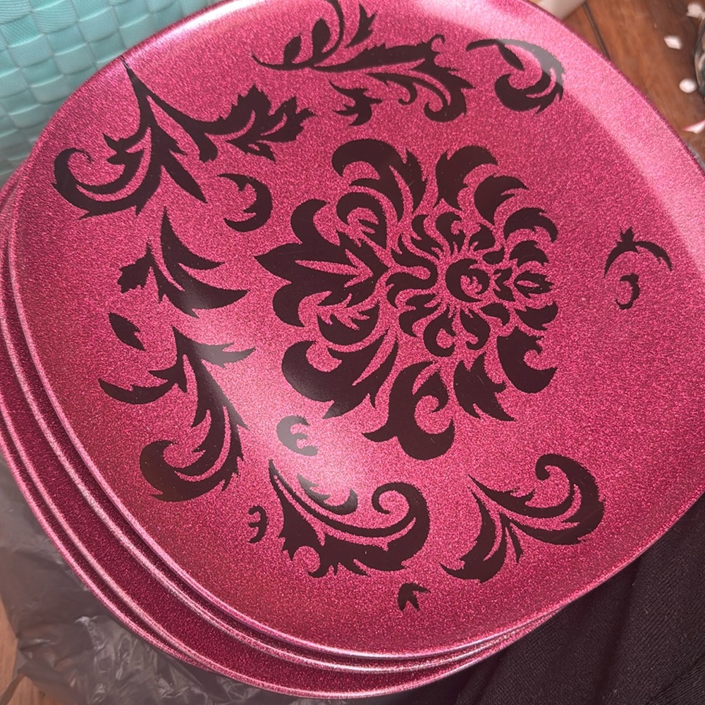 Adorable set of 4 Outdoor Dining Plates